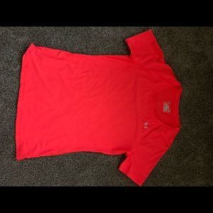Women’s Under armour Tshirt size small